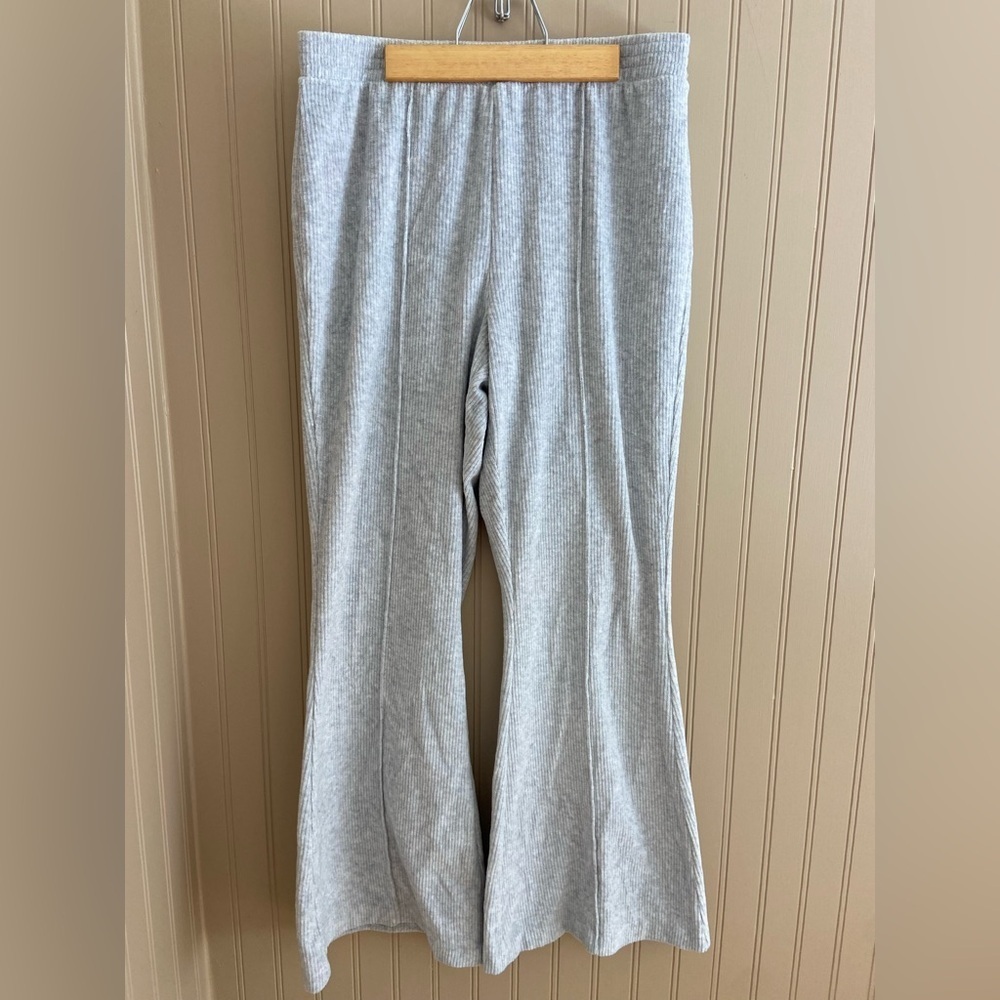 Aerie Grey Ribbed Flare Super Soft Sweatpants Women’s Size Large